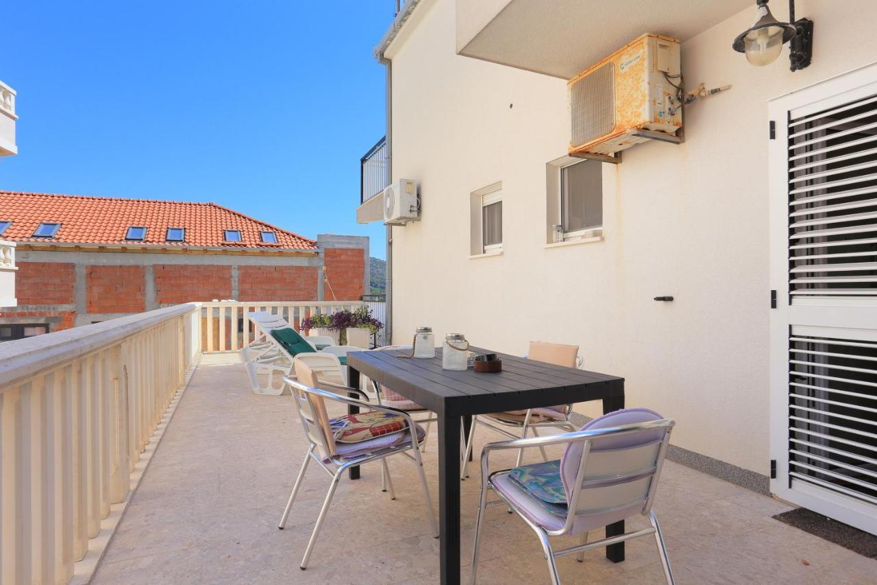 Apartments By The Sea Businci, Ciovo - 9450 Traù Esterno foto